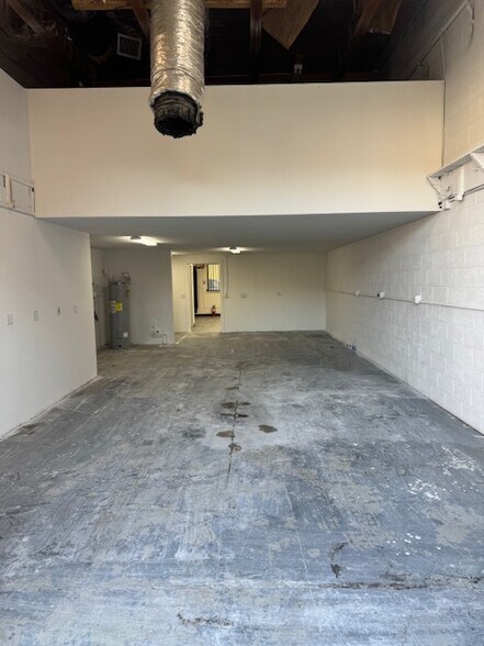 More Photos Of 1590 Foothill Dr, Boulder City Light Distribution For Sale