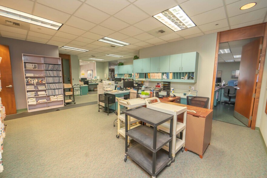 More Photos Of 100 S Santa Fe St, Visalia Medical For Sale