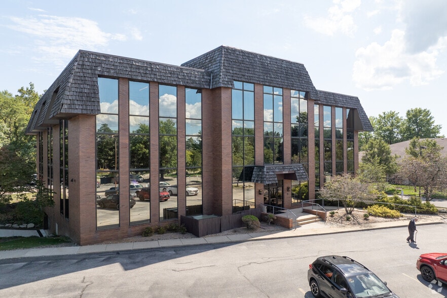 Primary Photo Of 13500-13550 Falling Water Rd, Strongsville Office For Sale