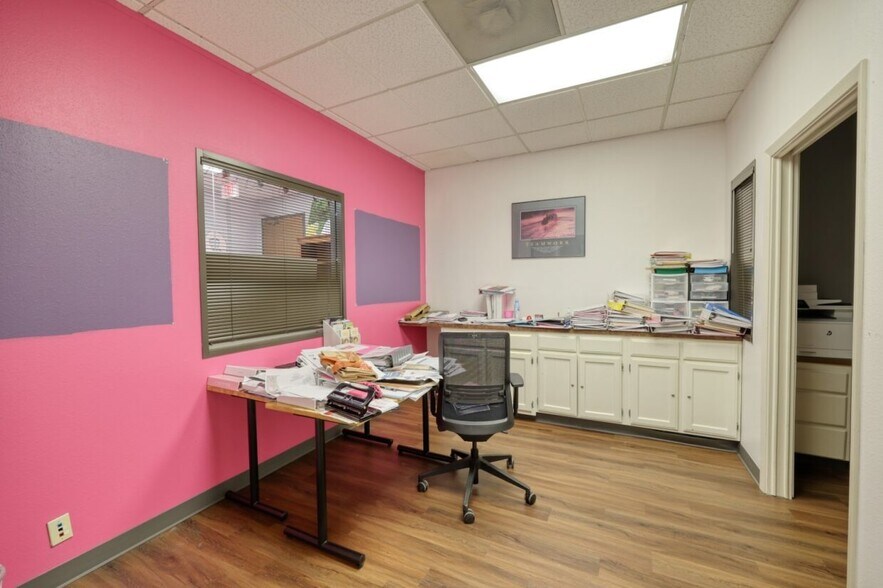 More Photos Of 2929 Mossrock Dr, San Antonio Office For Lease