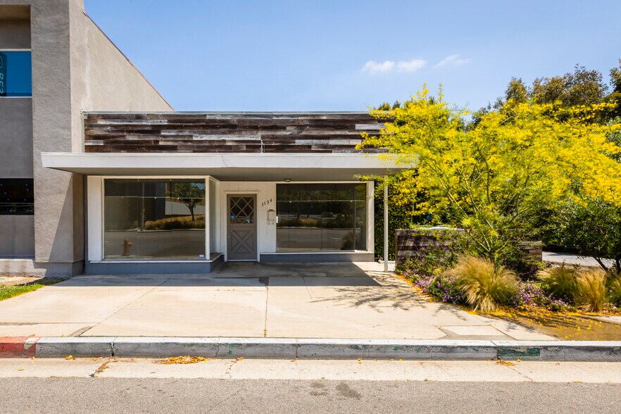 More Photos Of 3732-3740 Long Beach Blvd, Long Beach Office Residential For Lease
