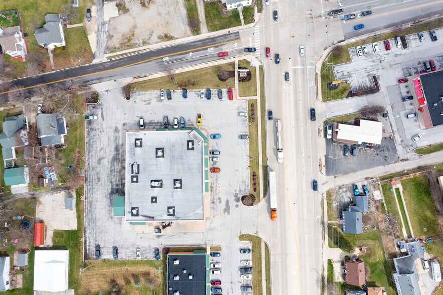 More Photos Of 123 N 13th St, Decatur Drugstore For Lease