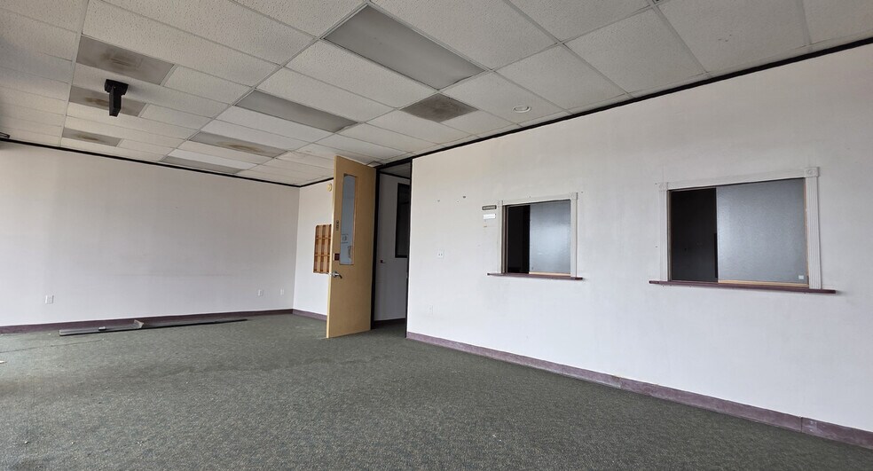 More Photos Of 1309 W Fairmont Pky, La Porte Unknown For Lease