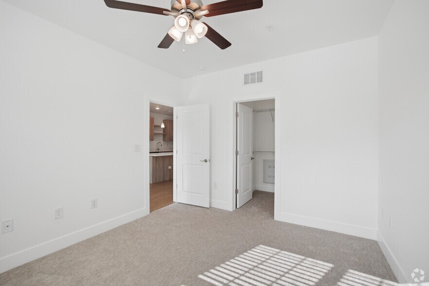More Photos Of 14801 Statesville Rd, Huntersville Apartments For Sale