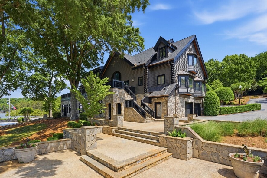 More Photos Of 9715 Nine Eagles Ln, Charlotte Specialty For Sale