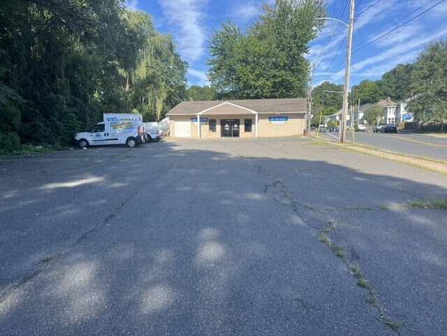 More Photos Of 33 Grattan St, Chicopee General Retail For Sale