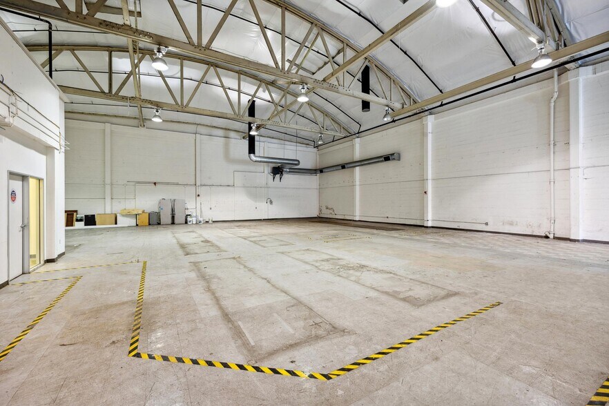 More Photos Of 674 Harrison St, San Francisco Warehouse For Lease