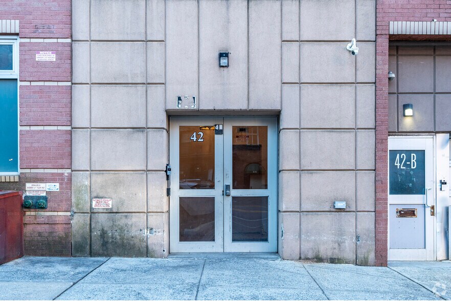 More Photos Of 42-52 Broadway, Brooklyn Apartments For Lease