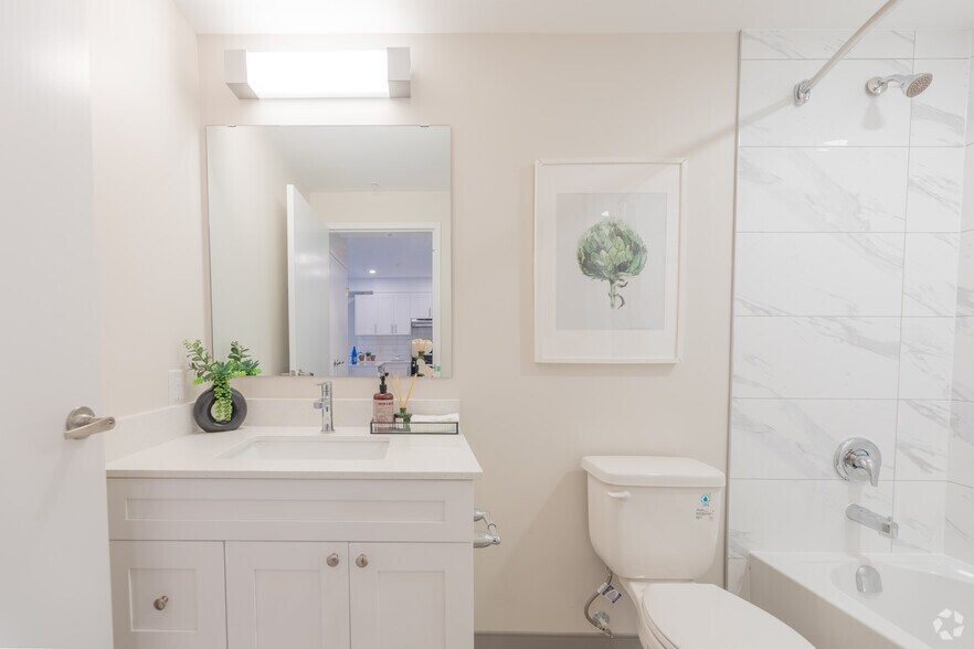 More Photos Of 1015 Innisfil Beach Road, Innisfil Apartments For Lease