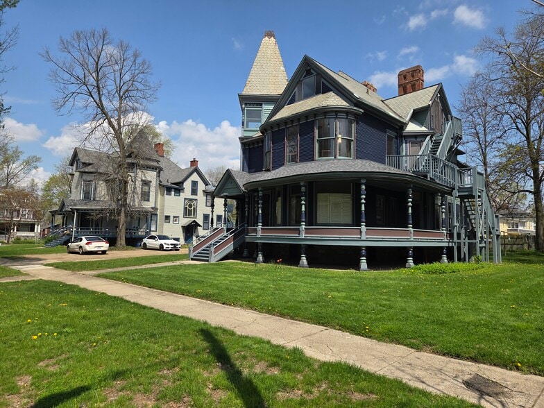 Primary Photo Of , Kalamazoo Multifamily For Sale