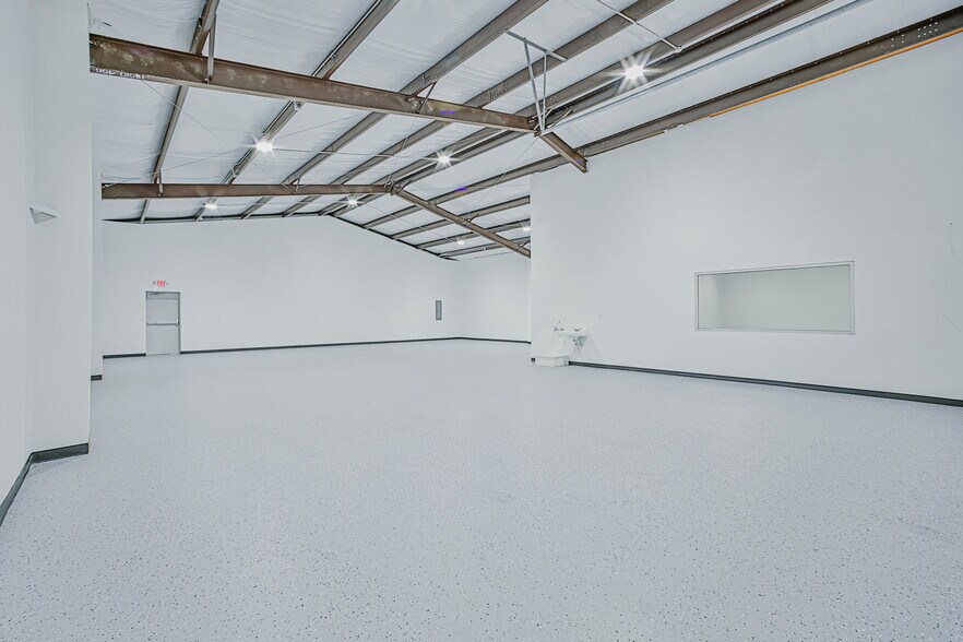 More Photos Of 4108 Dawn St, Houston Warehouse For Lease