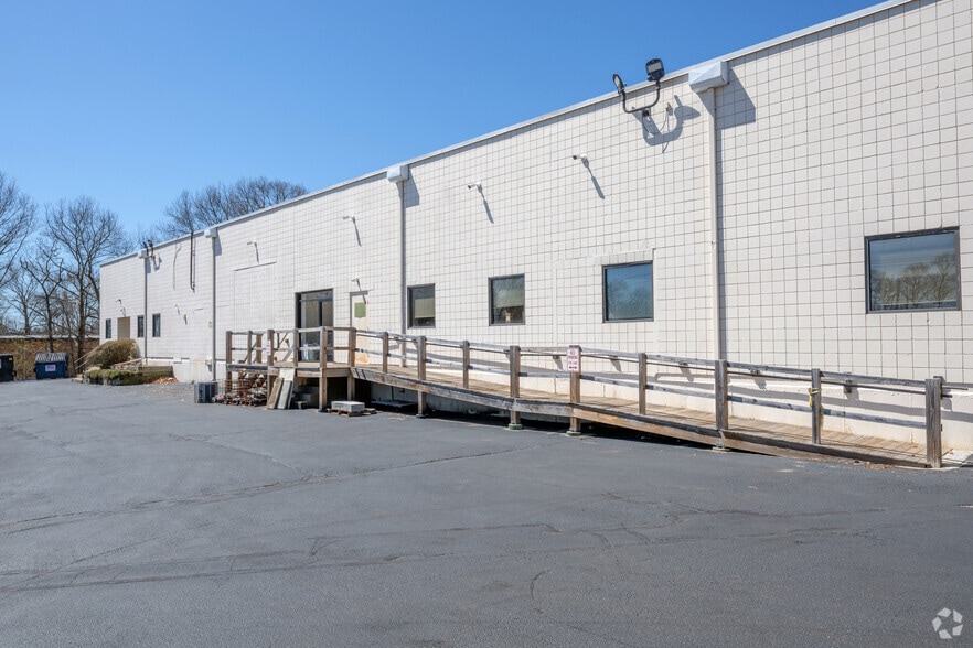 More Photos Of 88 Boyd Ave, East Providence Office For Lease