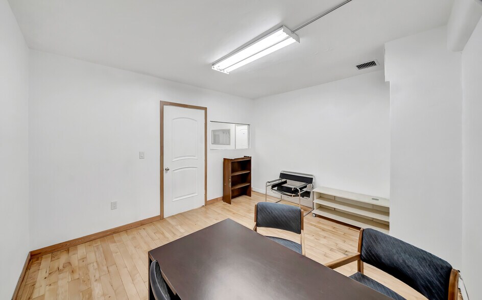 More Photos Of 830 S Main St, Santa Ana Freestanding For Sale