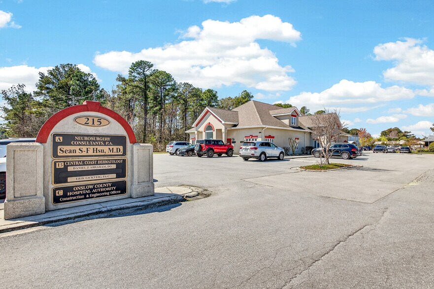 More Photos Of 215 Station St, Jacksonville Medical For Sale