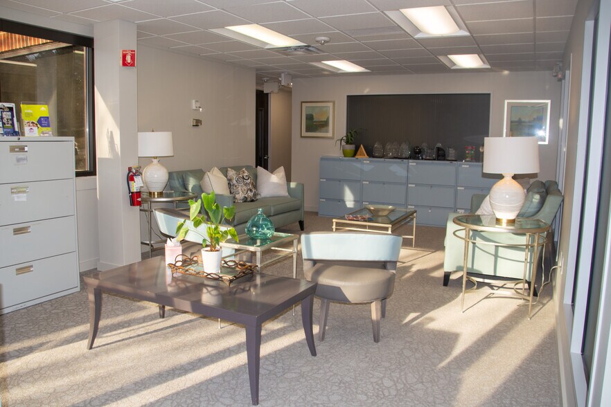 More Photos Of 1600 E Franklin St, Chapel Hill Medical For Sale