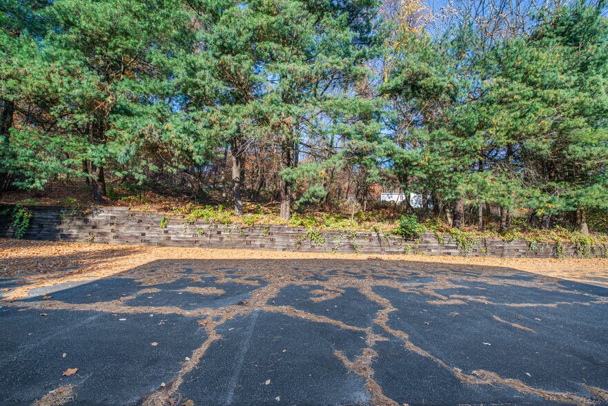 More Photos Of 74 S Powder Mill Rd, Morris Plains Office Residential For Sale