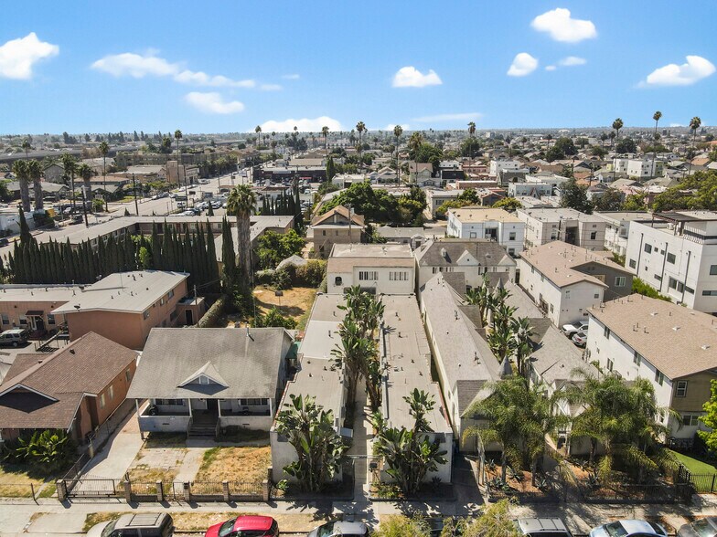 More Photos Of 526-534 W 47th St, Los Angeles Apartments For Sale