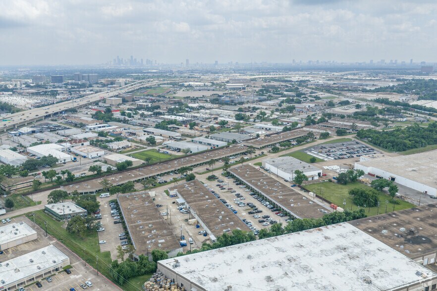More Photos Of 2500 Central Pky, Houston Unknown For Lease