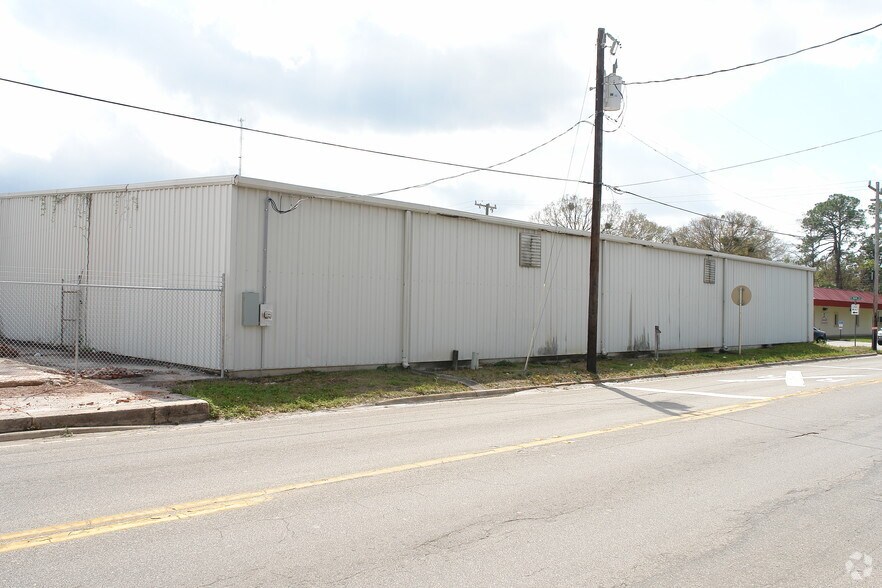 More Photos Of 106 S Bay St, Bunnell Warehouse For Sale