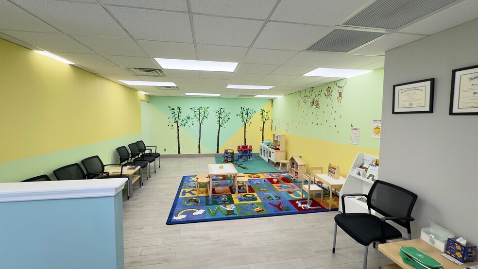 More Photos Of 5 Shirley Ave, Somerset Office For Lease