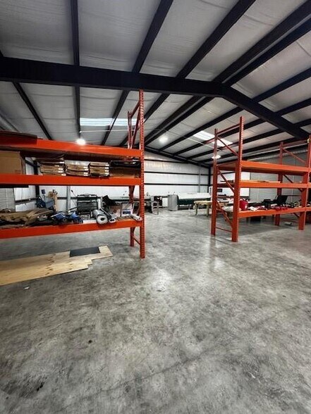 More Photos Of 2554 Highway 290 Hwy, Dripping Springs Warehouse For Lease