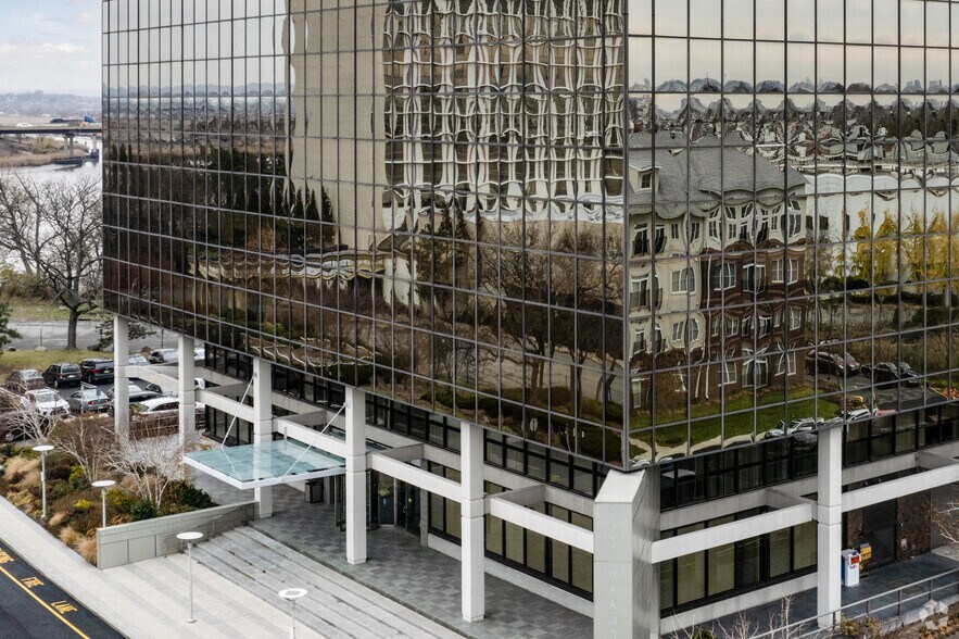 More Photos Of 1 Harmon Plz, Secaucus Medical For Lease