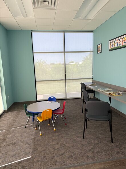 More Photos Of 2212 Emery St, Denton Medical For Sale