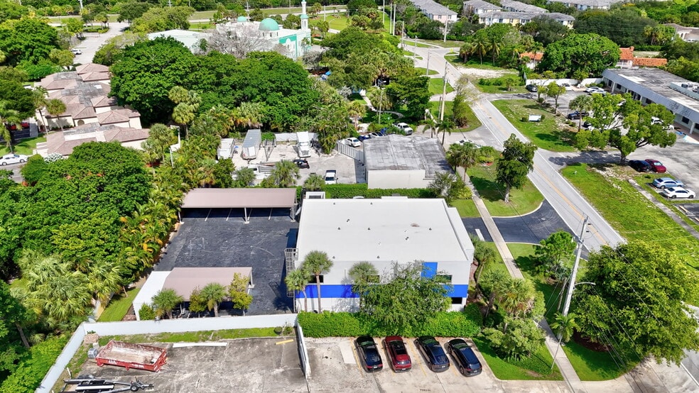 More Photos Of 442 NW 35th St, Boca Raton Office For Sale