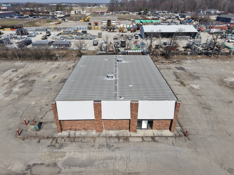 More Photos Of 5434-5448 W 86th St, Indianapolis Auto Repair For Sale