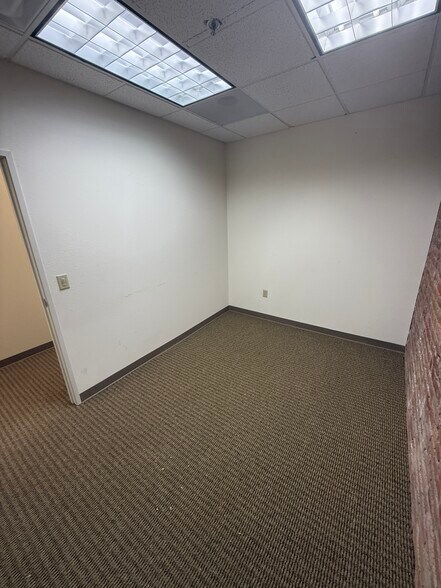 More Photos Of 601-605 Main St, Woodland Office For Lease