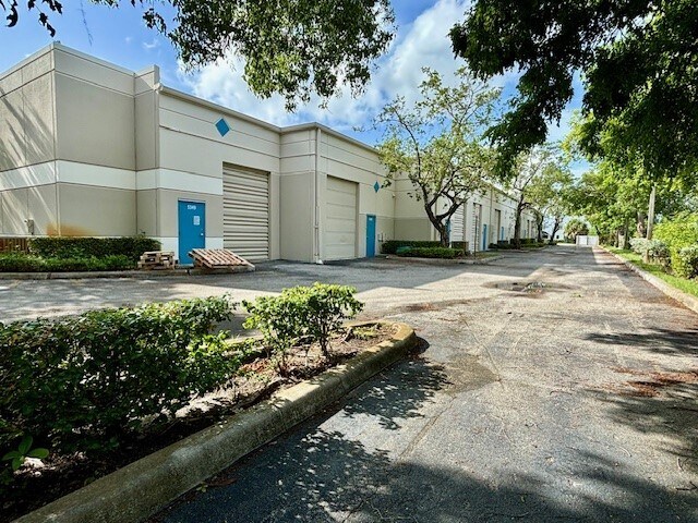 More Photos Of 5305-5349 NW 108th Ave, Sunrise Warehouse For Lease
