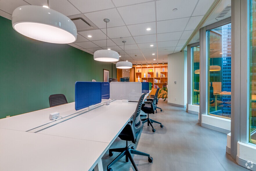 More Photos Of 200 Bay St, Toronto Office For Lease