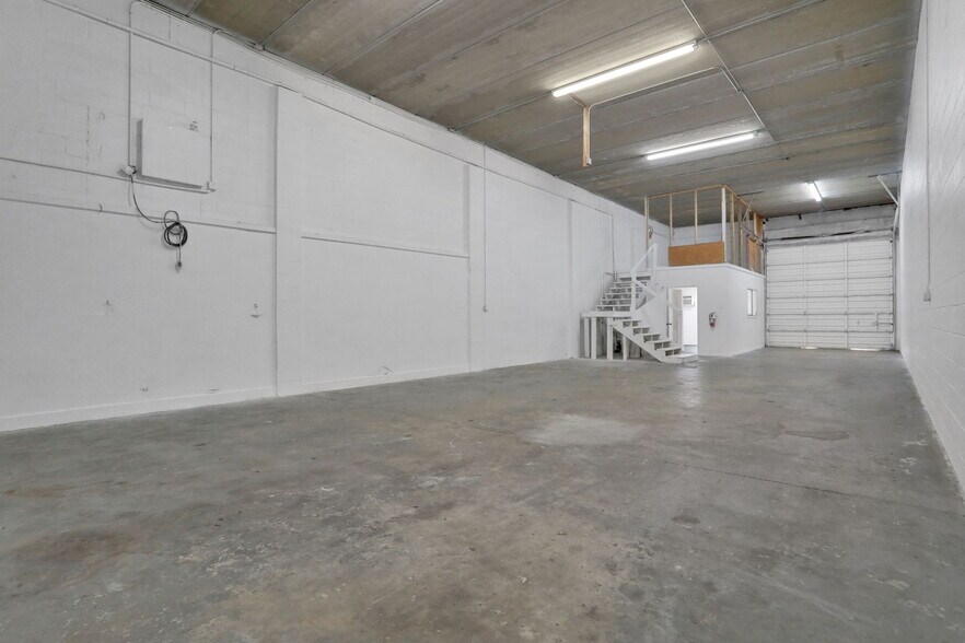 More Photos Of 8511 Alton Ave, Jacksonville Unknown For Lease