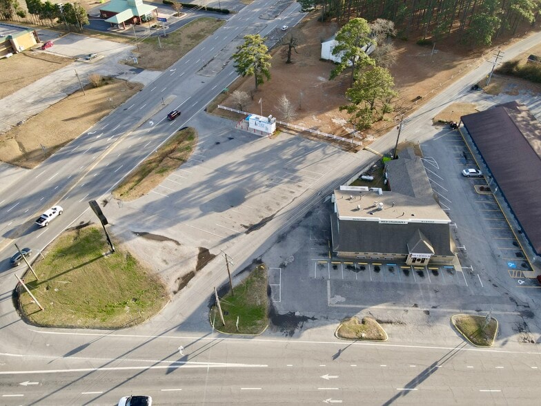 More Photos Of 101 W Boulevard, Williamston Specialty For Sale