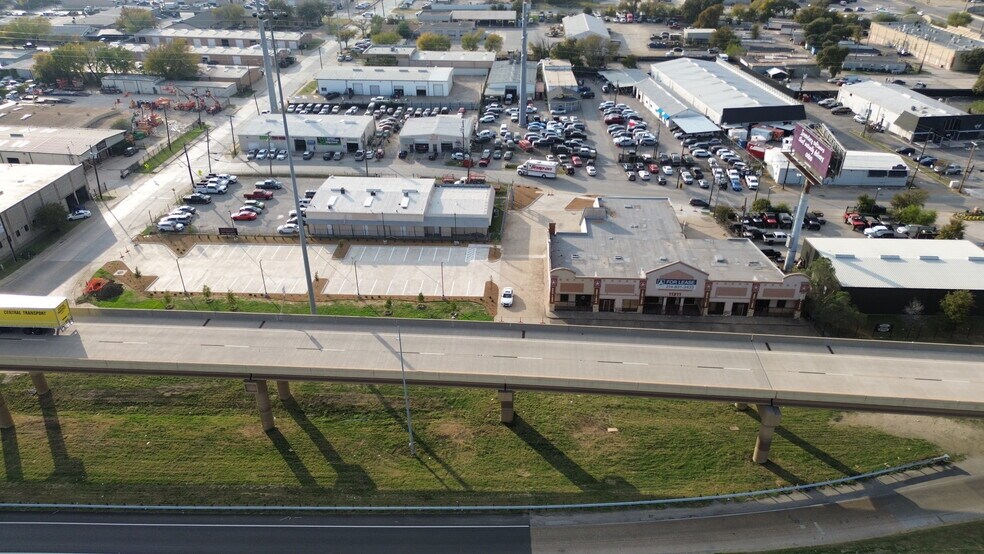 More Photos Of 11311 N Stemmons Fwy, Dallas Storefront For Sale