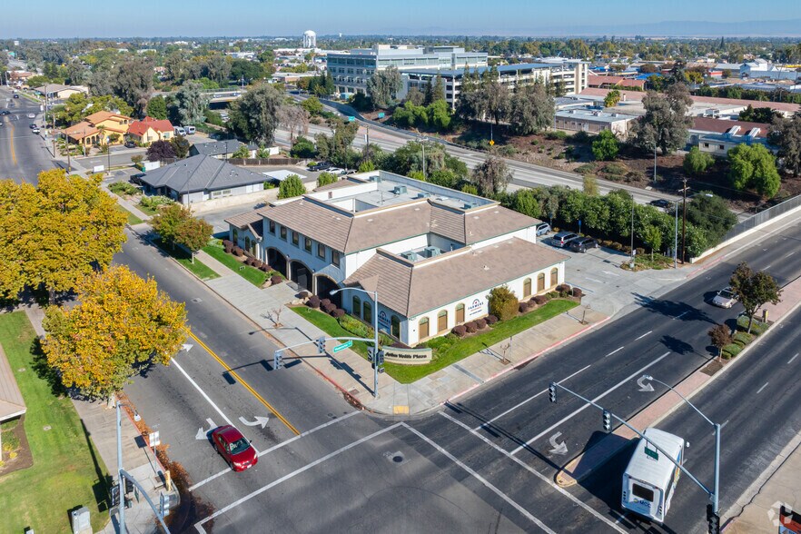 More Photos Of 321 W Yosemite Ave, Madera Office Residential For Sale