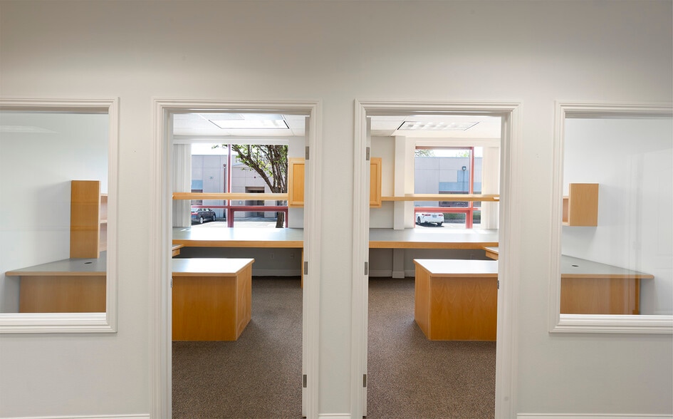 More Photos Of 7975 Cameron Dr, Windsor Warehouse For Sale