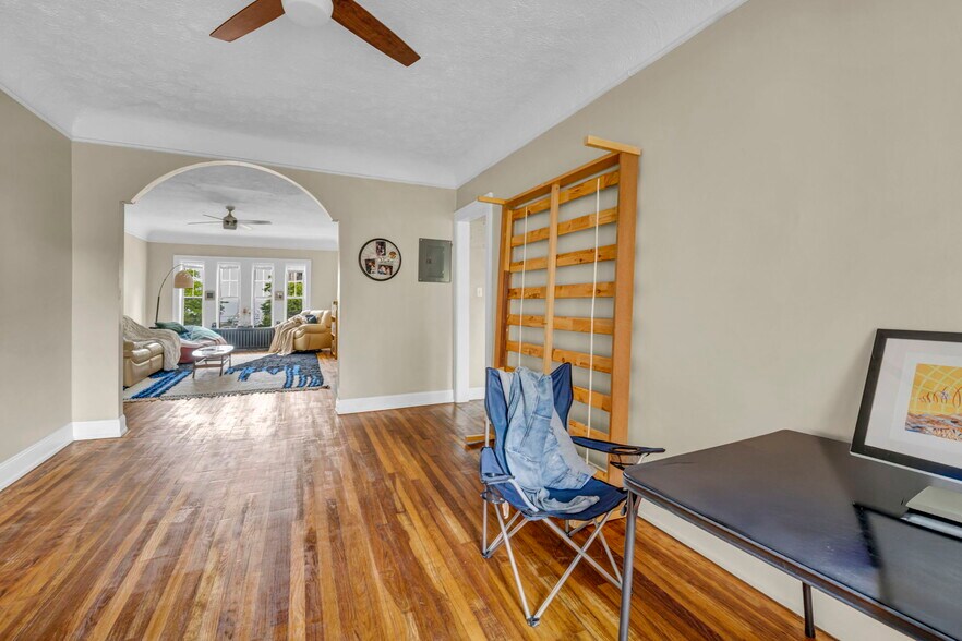 More Photos Of 12065 Edgewater Dr, Lakewood Apartments For Sale