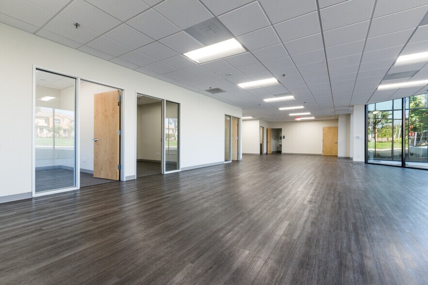 More Photos Of 3002-3072 E Inland Empire Blvd, Ontario Unknown For Lease