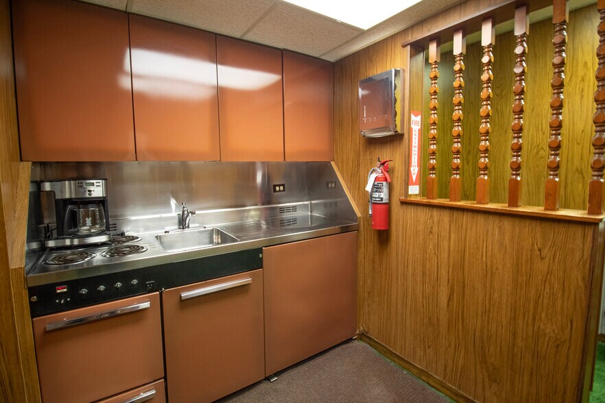 More Photos Of 600 S Closner Blvd, Edinburg Office For Sale