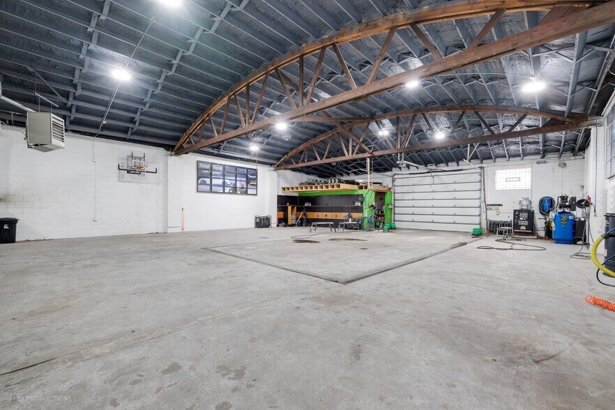 More Photos Of 7737 S Kedzie Ave, Chicago Carwash For Lease