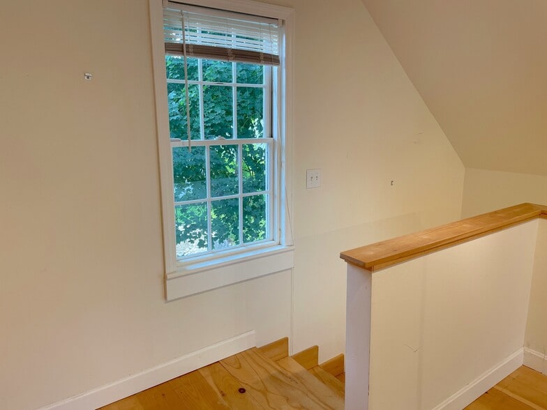 More Photos Of 426 Middle St, Portsmouth Office Residential For Lease