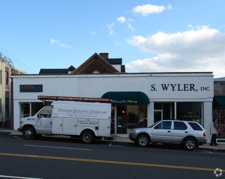 More Photos Of 32-40 W Putnam St, Greenwich Storefront For Lease