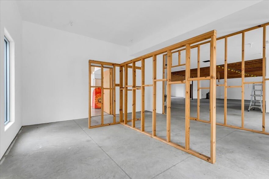 More Photos Of 4950 24th Ave, Fort Gratiot Medical For Sale