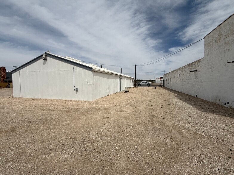 More Photos Of 621 N Grimes St, Hobbs Office For Lease