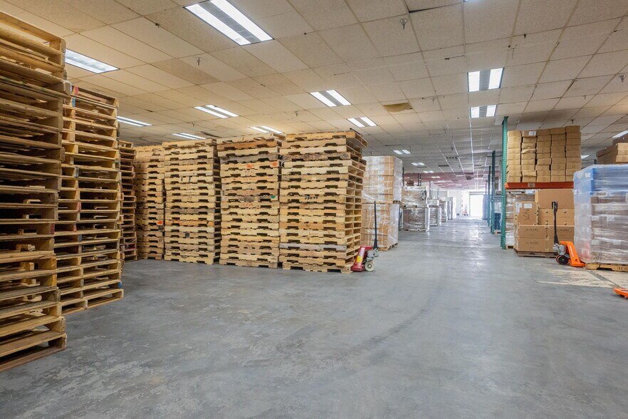 More Photos Of 1049-1051 Eastside Rd, El Paso Distribution For Lease