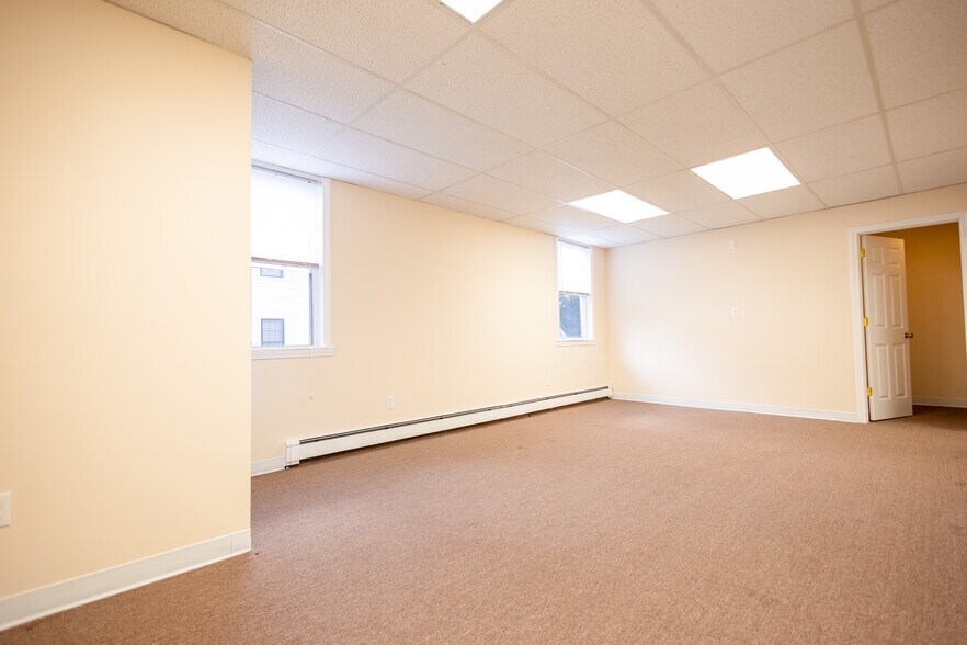 More Photos Of 33 Union St, East Walpole Storefront Retail Residential For Lease