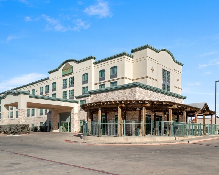 More Photos Of 1103 Hobbs Hwy, Seminole Hotel For Sale
