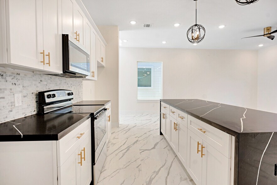 More Photos Of , Houston Multifamily For Sale