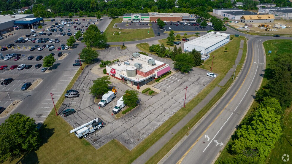 More Photos Of 2375 Silver Dr, Columbus Restaurant For Lease